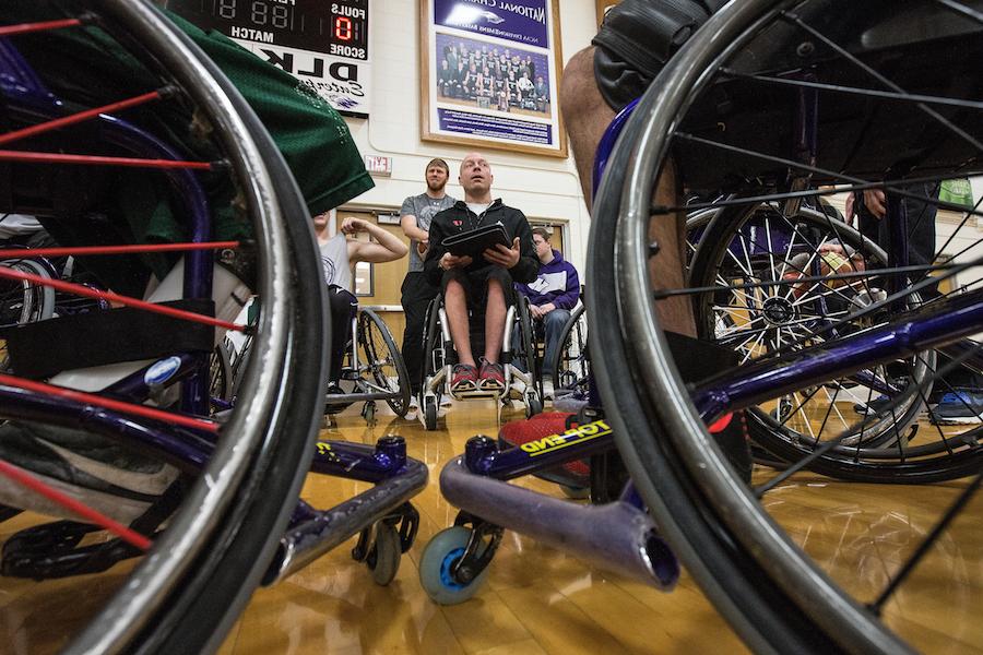 更多关于威斯康星大学白水轮椅篮球